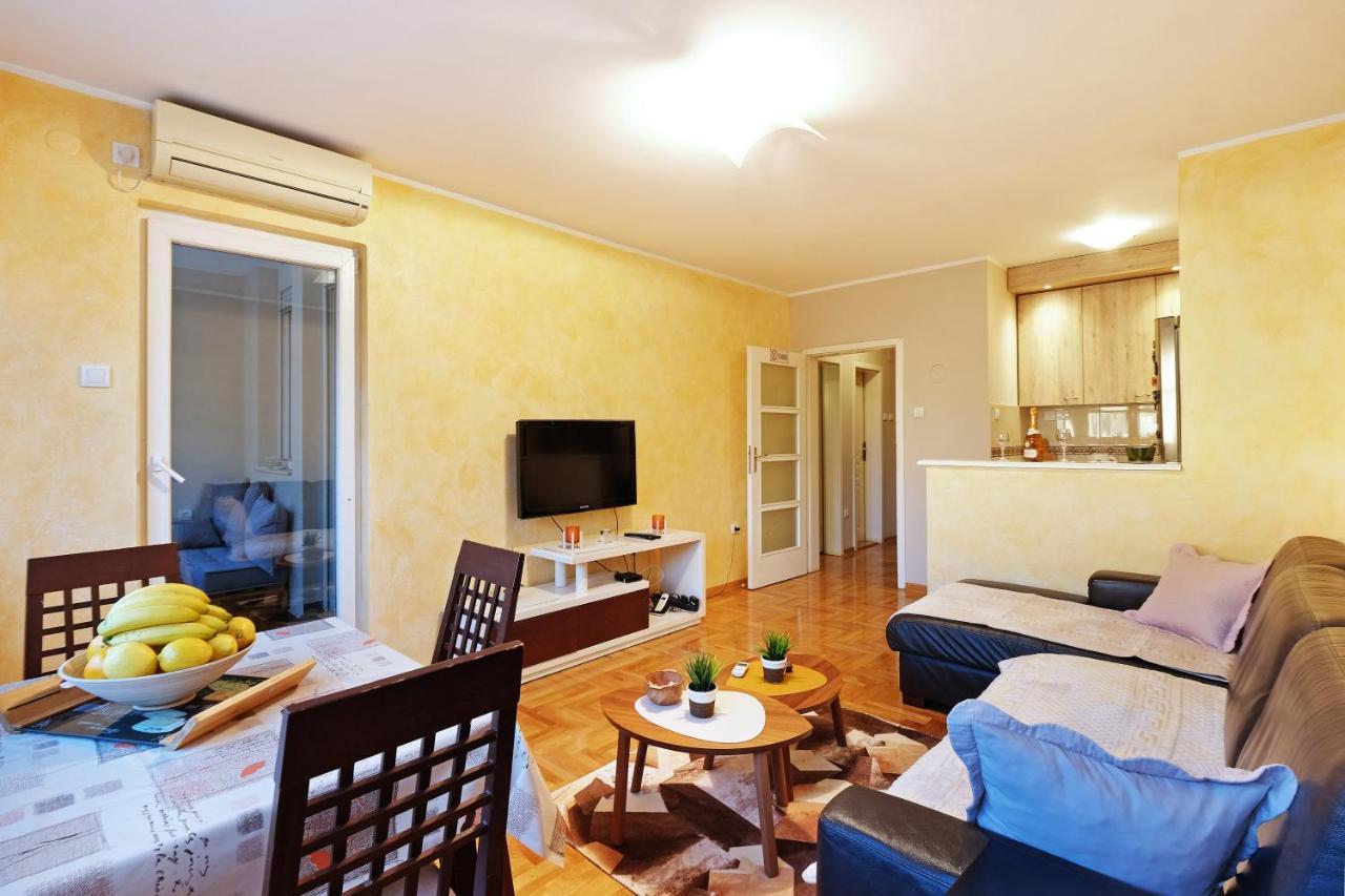 Sky City View Apartment & Big Terrace Beograd Eksteriør bilde